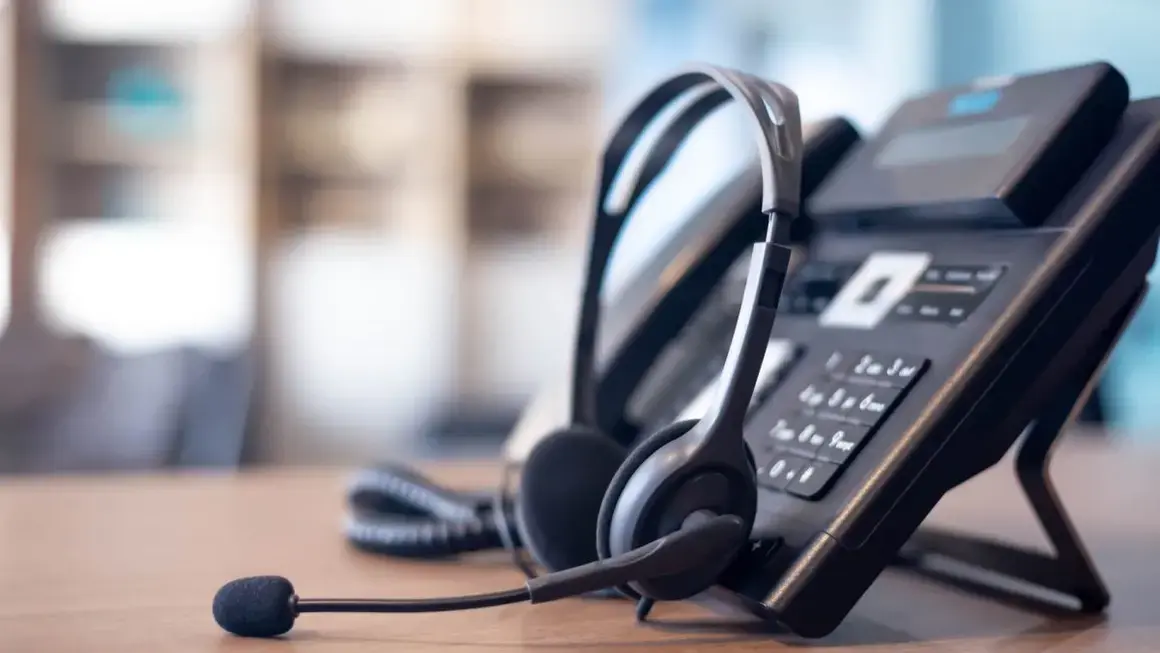 8x8 licence and handset
